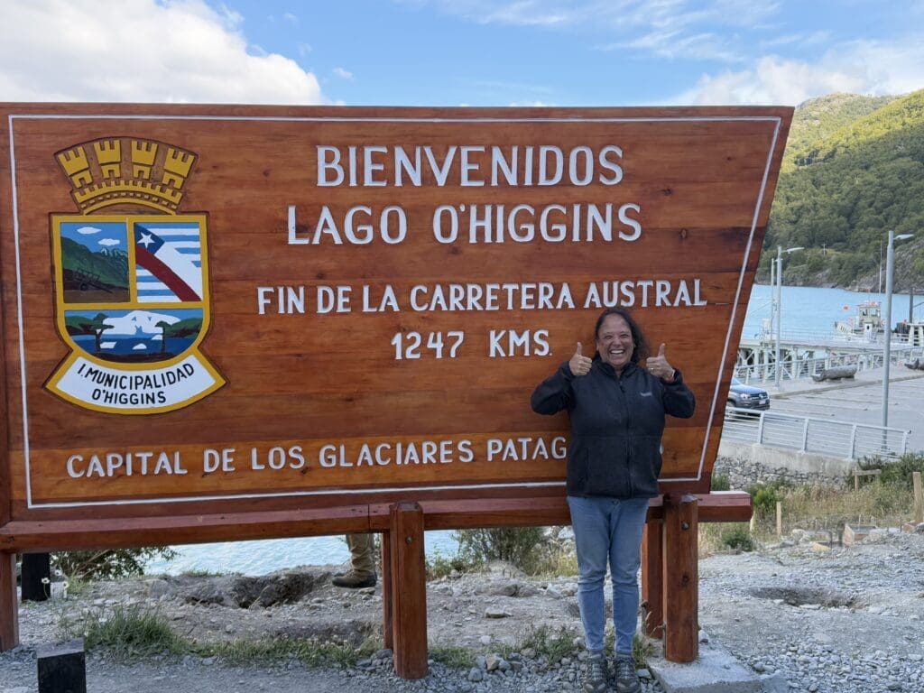 Moni en el fin de la Carretera Austral en Villa O´Higgins