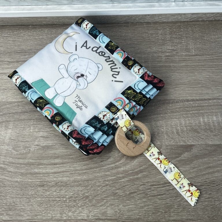 libro sensorial de tela para dormir bebés Play Fun Learn Studios
